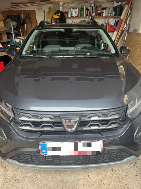 Forrude skiftet på DACIA i Møldrup